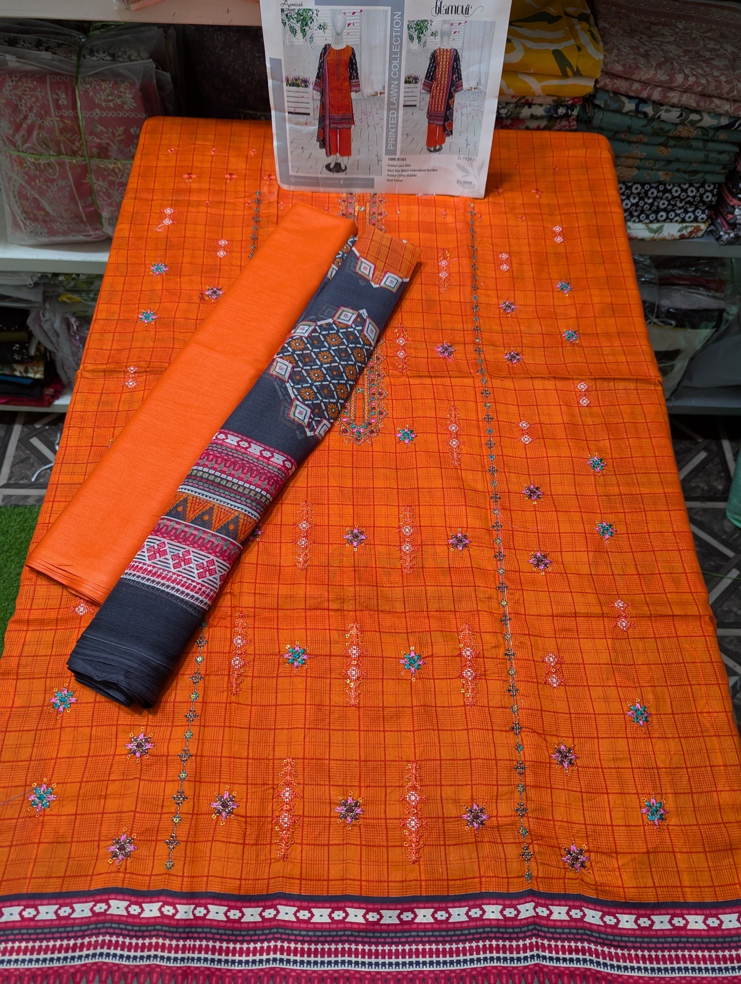 3PC EMBROIDED LAWN GLAMUR SET
